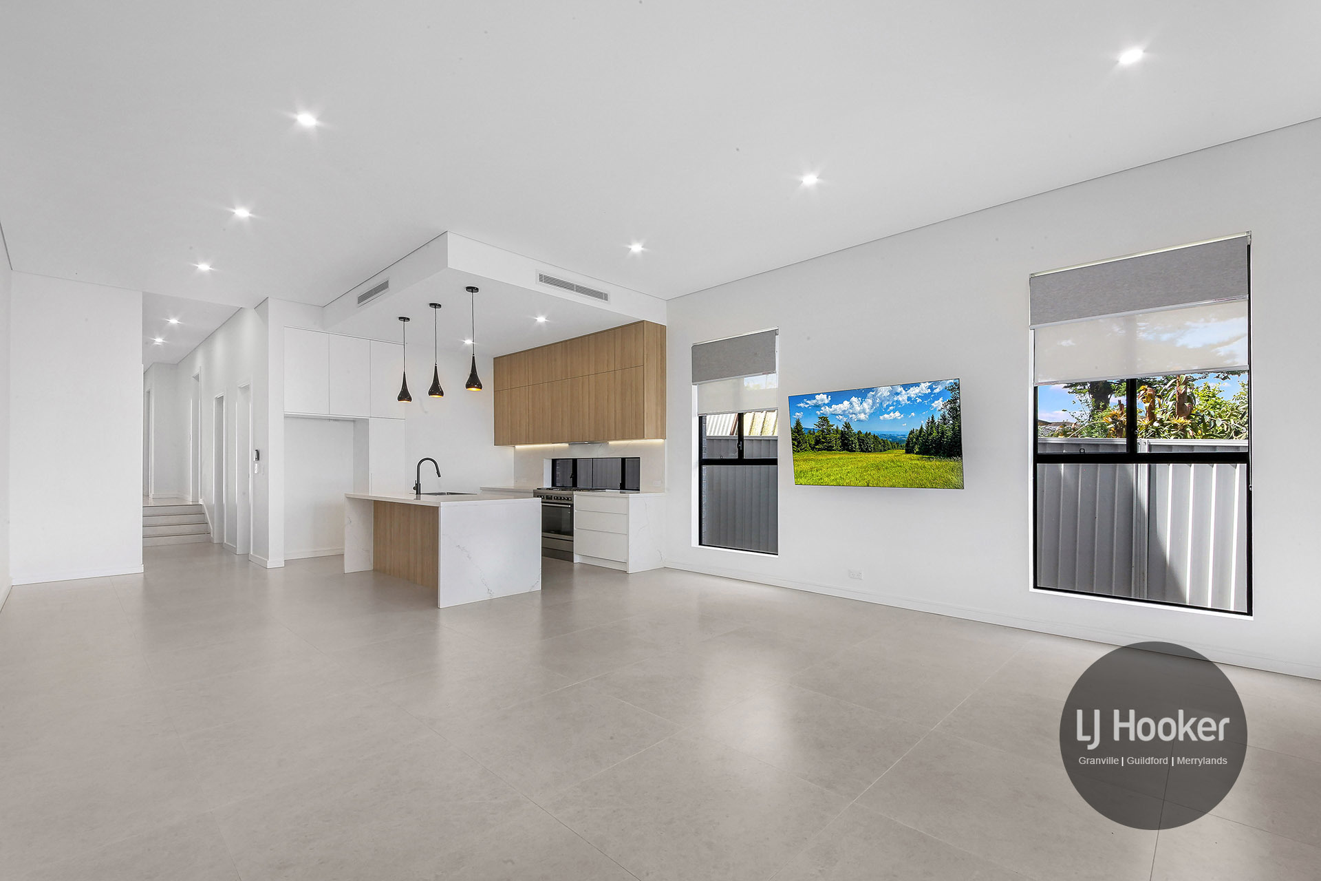 8C ROBERTSON ST, GUILDFORD WEST NSW 2161, 0部屋, 0バスルーム, House