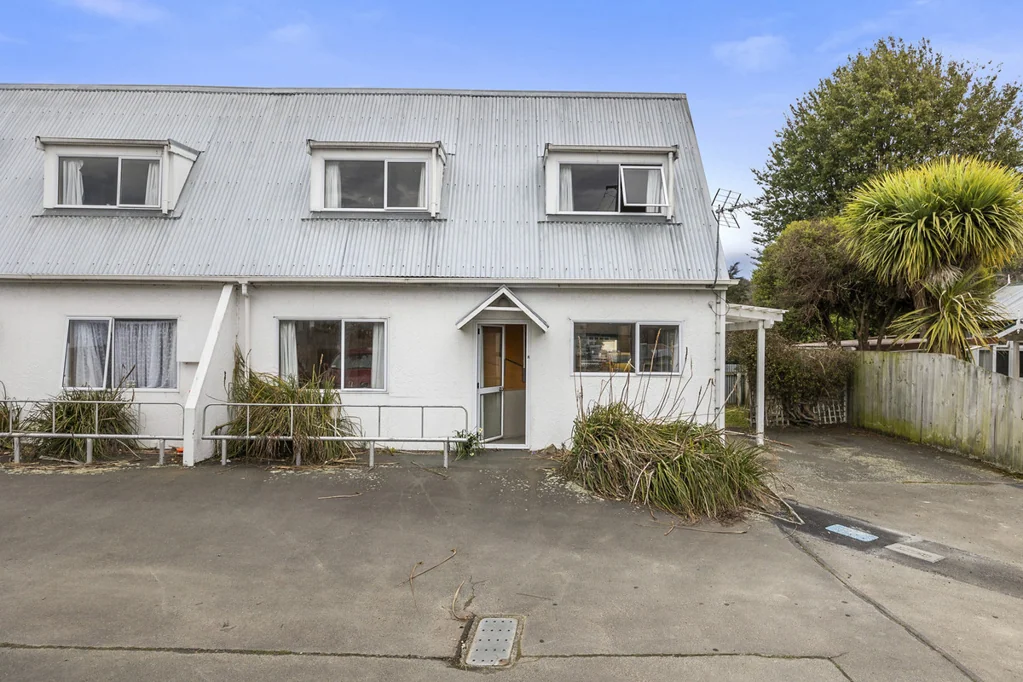 Four bedroom flat for 2027!