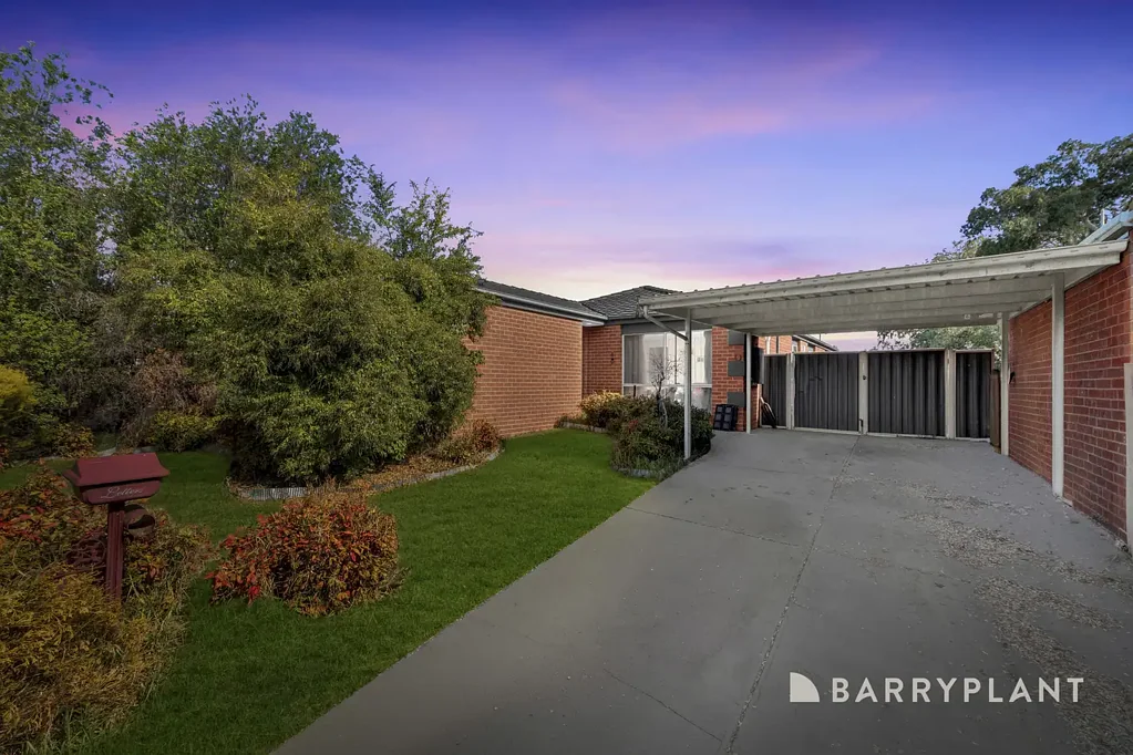 Werribee 5침실 WHERE FAMILY LIVING MEETS SPACE, COMFORT & ENDLESS POTENTIAL