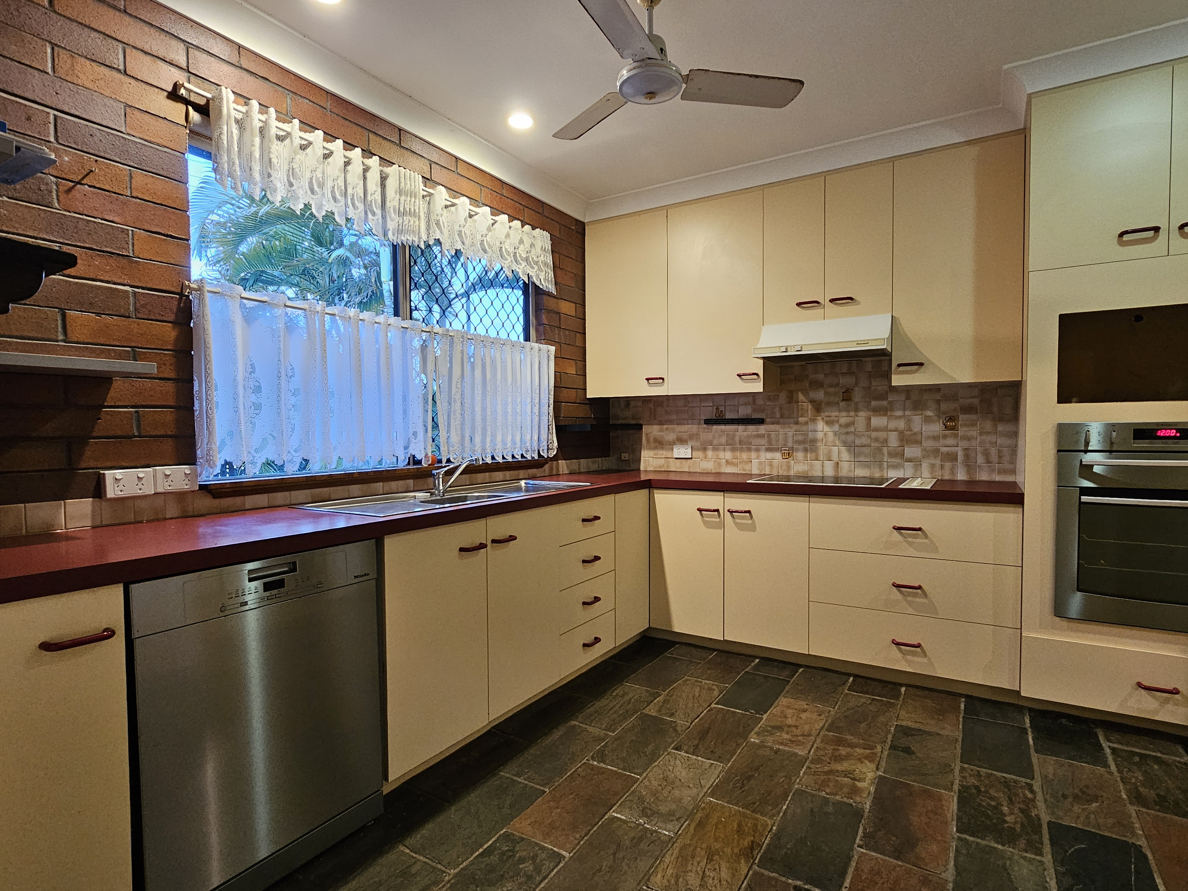 55 ORCHID DR, MOORE PARK BEACH QLD 4670, 0 phòng ngủ, 0 phòng tắm, House