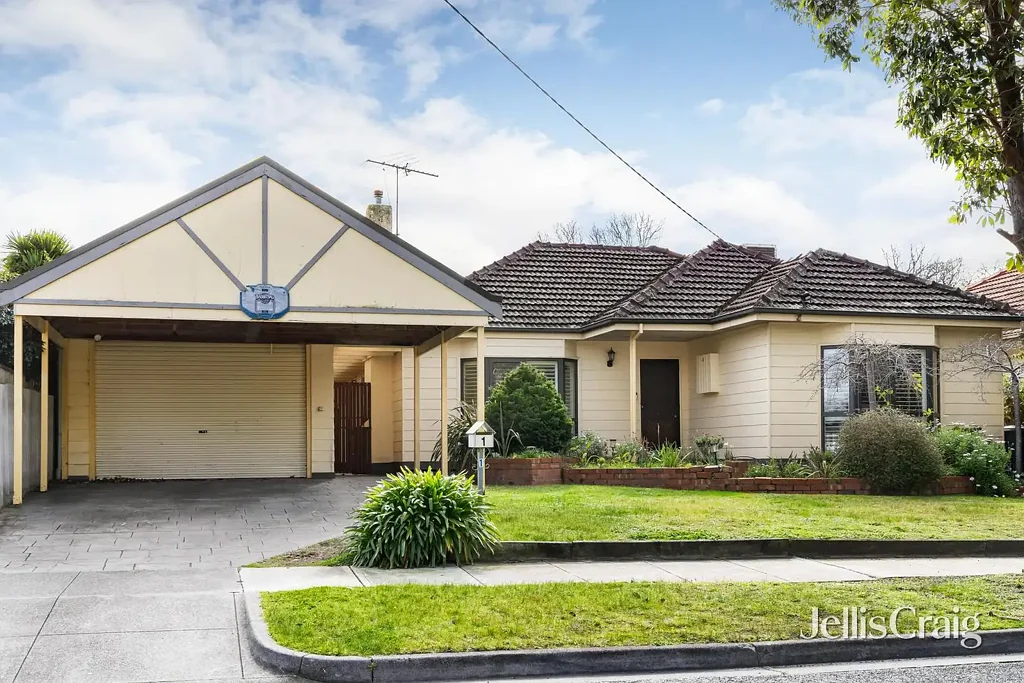 Bentleigh East 4 Slaapkamer Relaxed family comfort on an impressive block