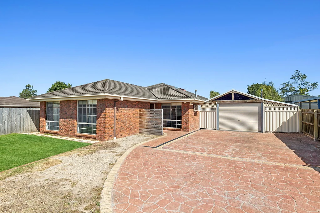 8 Richard Drive, Lara, VIC 3212