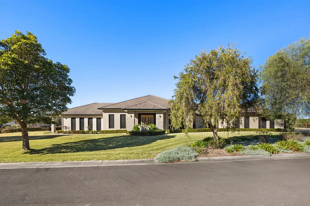 Luddenham 5 Bedroom Something Very Special