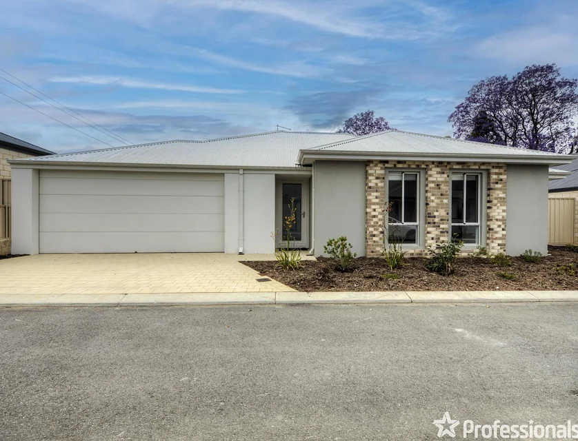 2/141 Hale Road, Forrestfield, WA 6058, 3 कमरे, 2 बाथरूम, House