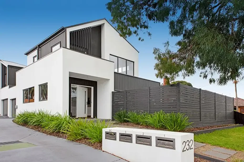 Stylish Living in the Heart of Mentone