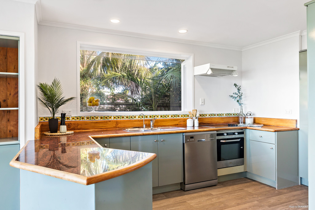 206 Riverside Avenue, Point England, Auckland, 5 habitaciones, 2 baños