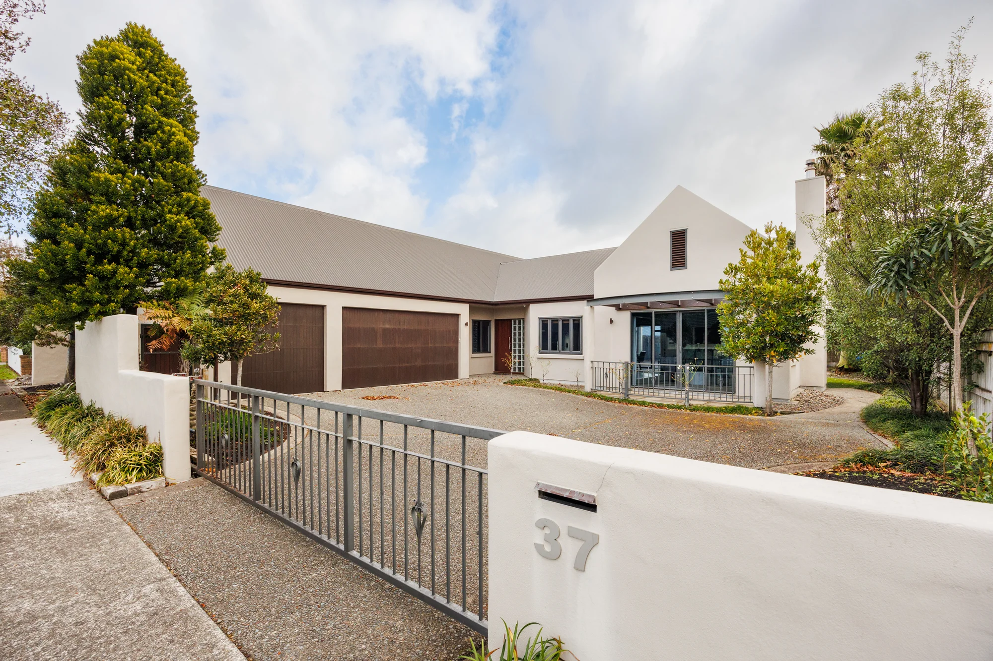 Fitzherbert 4Moenga For Girls & Boys With Toys!