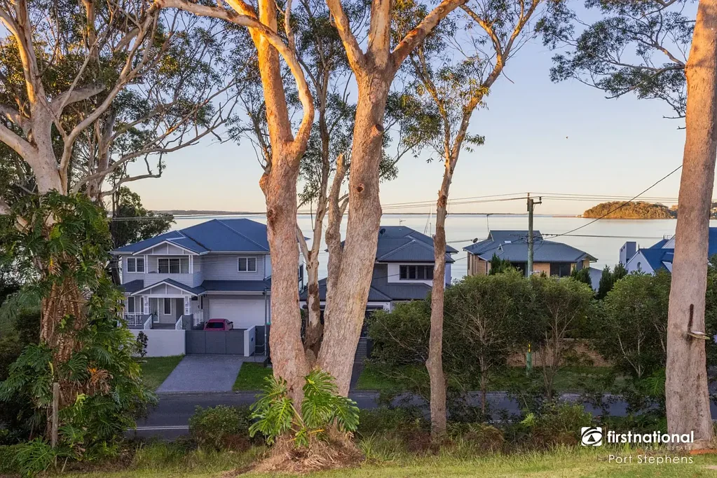 Ultimate water views - 4-bedroom home -includes studio/ granny flat!