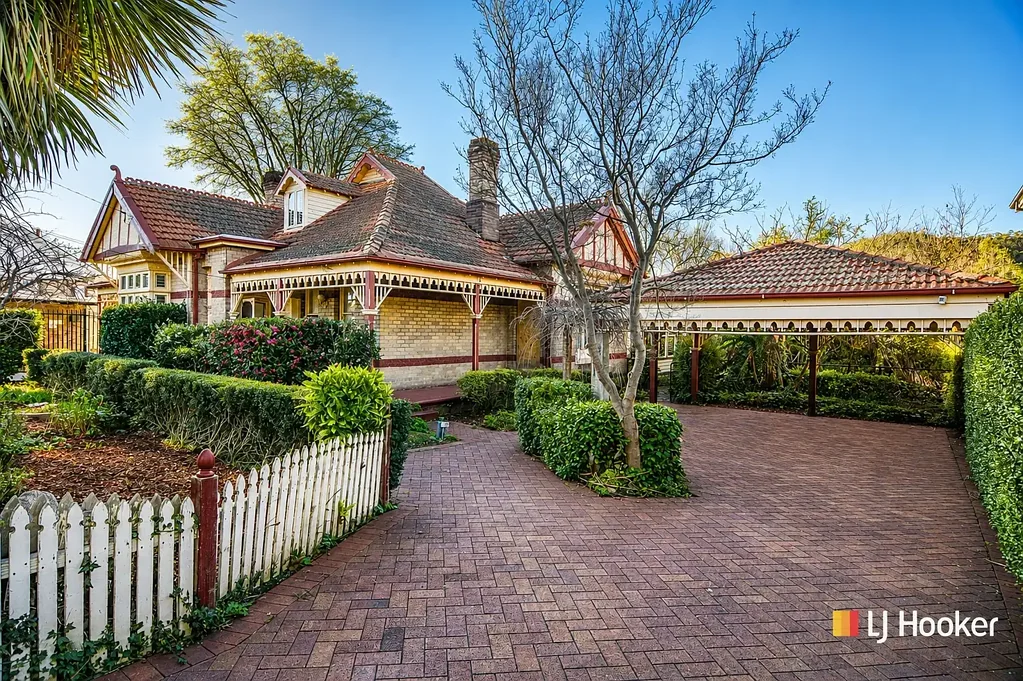 Lithgow 3બેડરૂમ "Rosehill" - An Early  1900�s Masterpiece