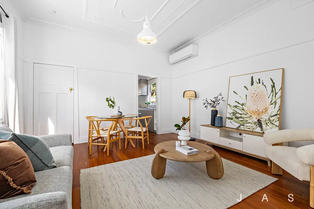 Yarraville 2ਬੈੱਡਰੂਮ Expressions Of Interest Closing Saturday 22nd August at 3.00pm