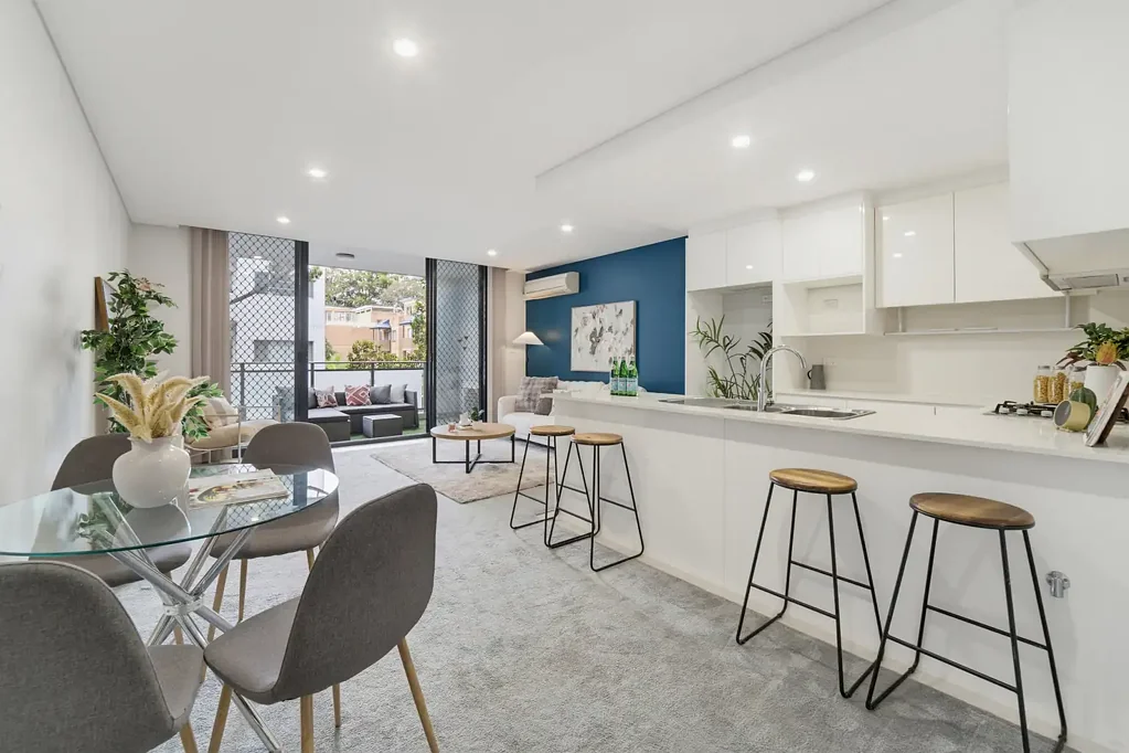 Homebush 2બેડરૂમ Stylish Two-Level Apartment with Exceptional Indoor-Outdoor Living