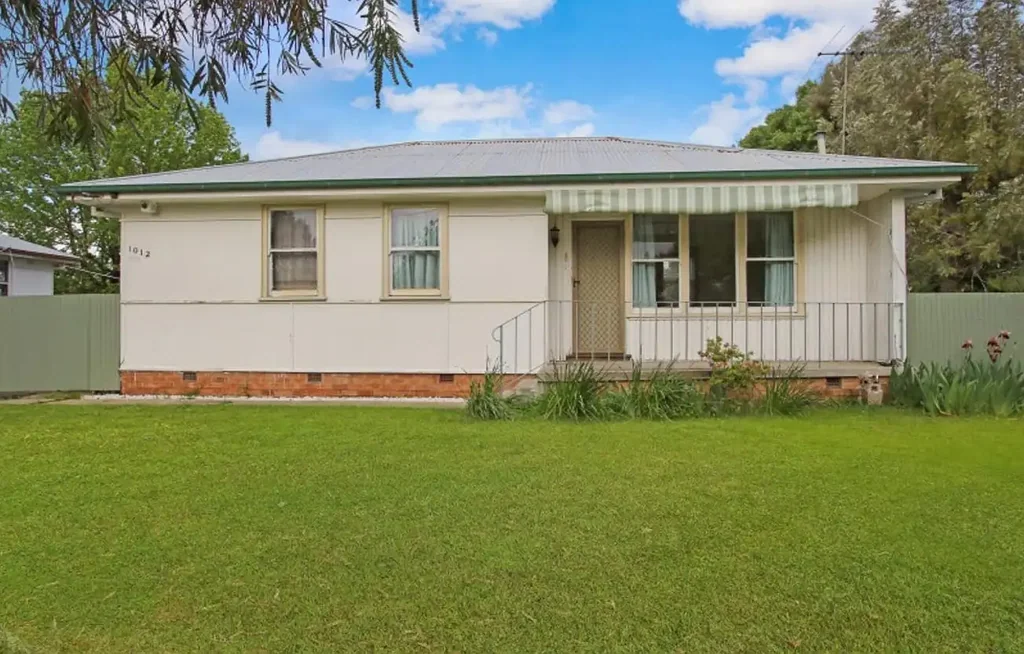 North Albury 3 Bedroom Unlock the Potential! Your Next Renovation Project Awaits in Albury!