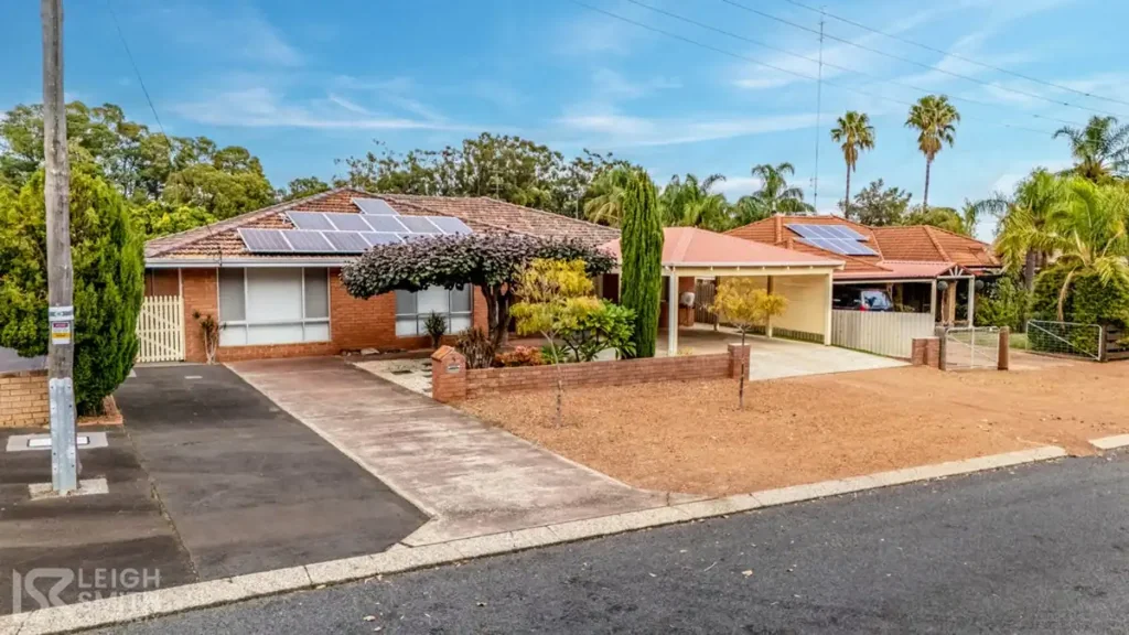 Waroona 5ਬੈੱਡਰੂਮ UNDER OFFER by Cameron Smith : Some Homes Are Better Experienced Than Explained