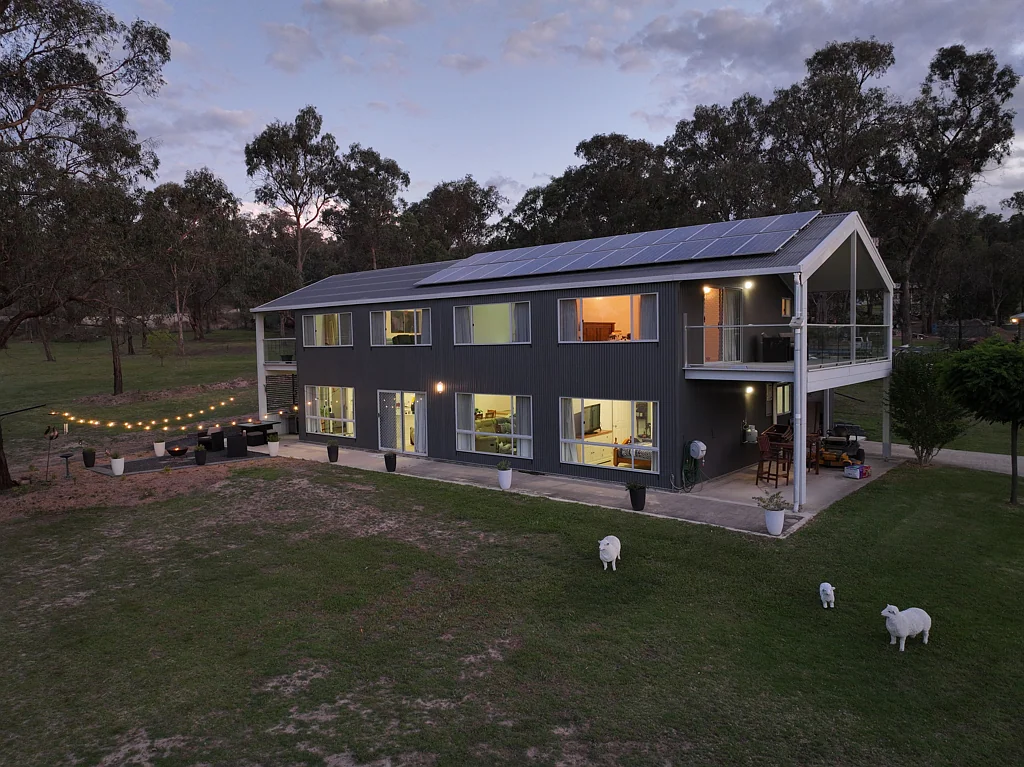 Glen Innes 3 Bedroom Picturesque Acreage in Town