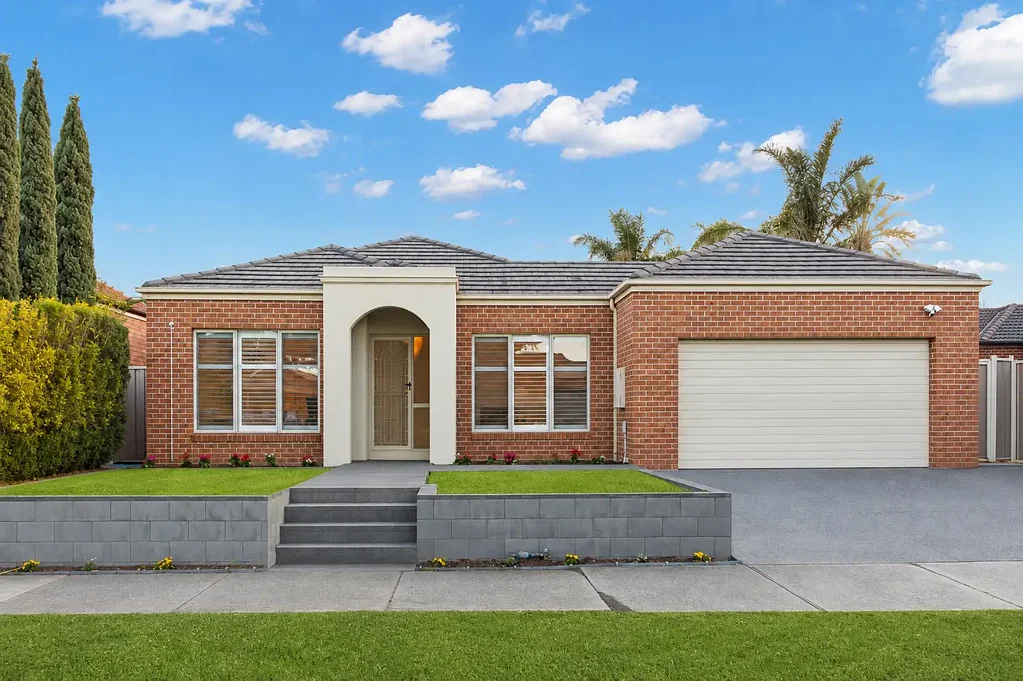 Point Cook 4房 宽敞的家庭生活，位于著名的 Point Cook Gardens Estate！ Spacious Family Living in the Prestigious Point Cook Gardens Estate!
