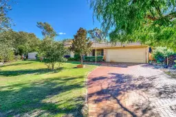 3 Little Place, Leschenault