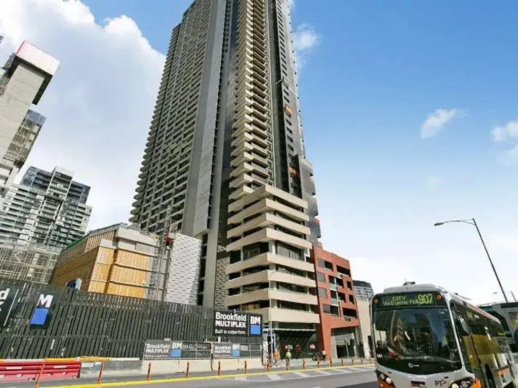 Full Furnished 2 bedroom 1 bathroom apartment in Melbourne CBD
