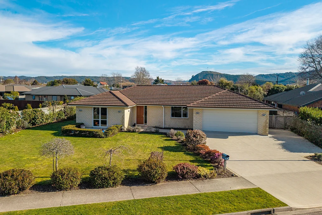 Wakefield 3房  Modern double glazed home with mountain views
