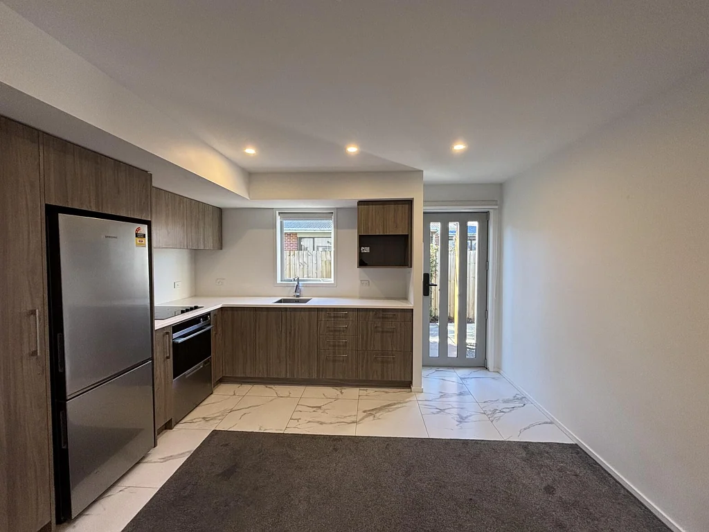 8/295 Armagh Street