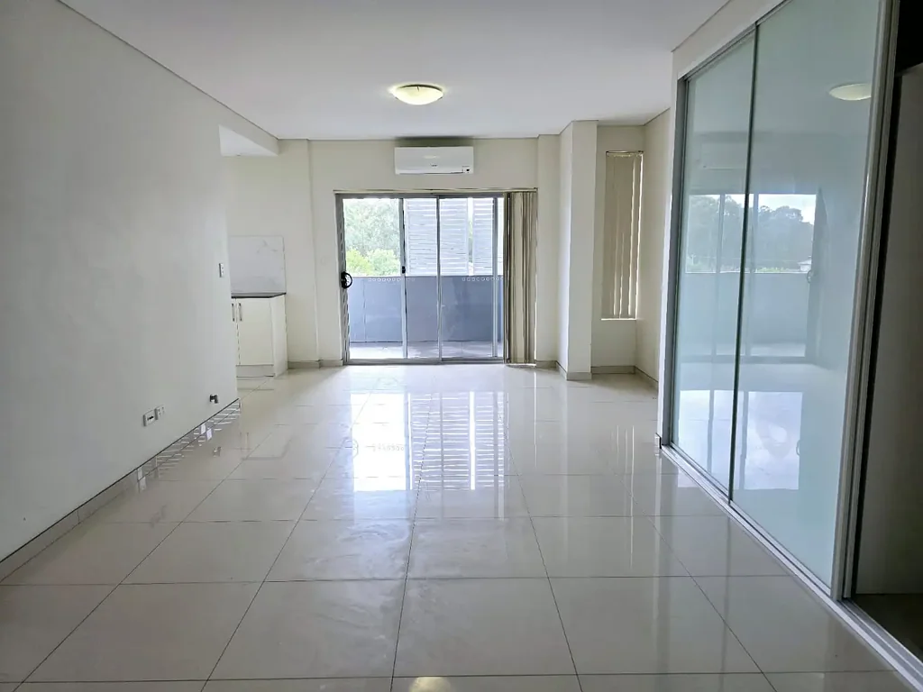 Spacious Two-Bedroom in the Heart of Toongabbie!