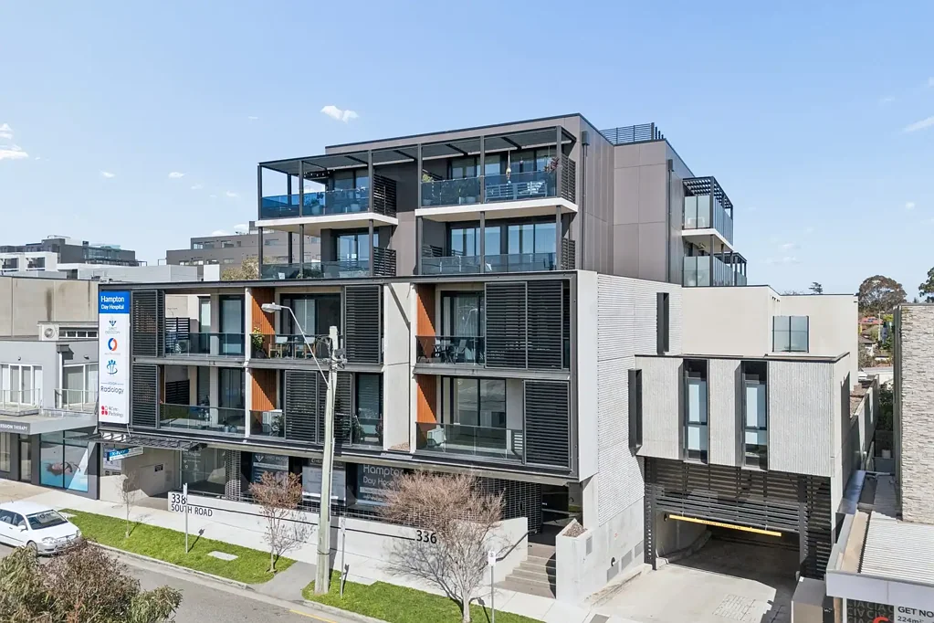 Hampton East 2Kwarto Modern Luxury Meets Effortless Bayside Living