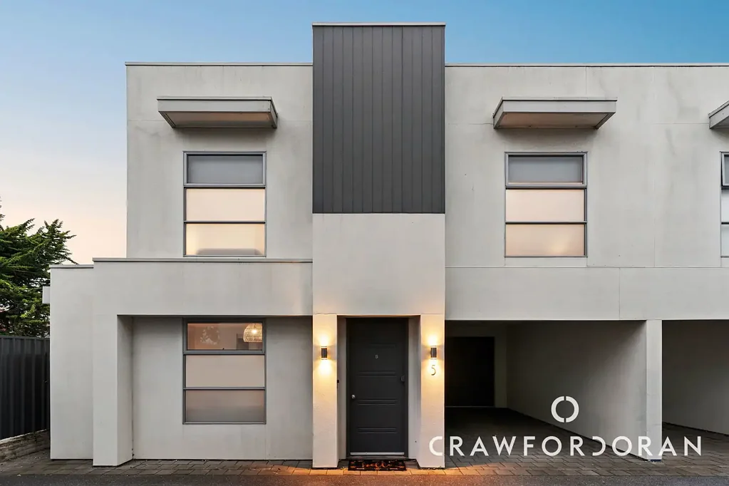West Croydon 3ਬੈੱਡਰੂਮ Turnkey Townhome Living Two Stops to Town.
