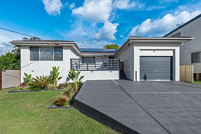 Bonnells Bay 3房  Lakeside Opportunity with R3 Zoning & Endless Potential