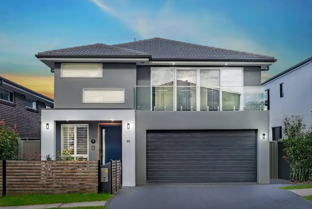 Modern 5-Bedroom Family Home in Prime Stanhope Gardens Location