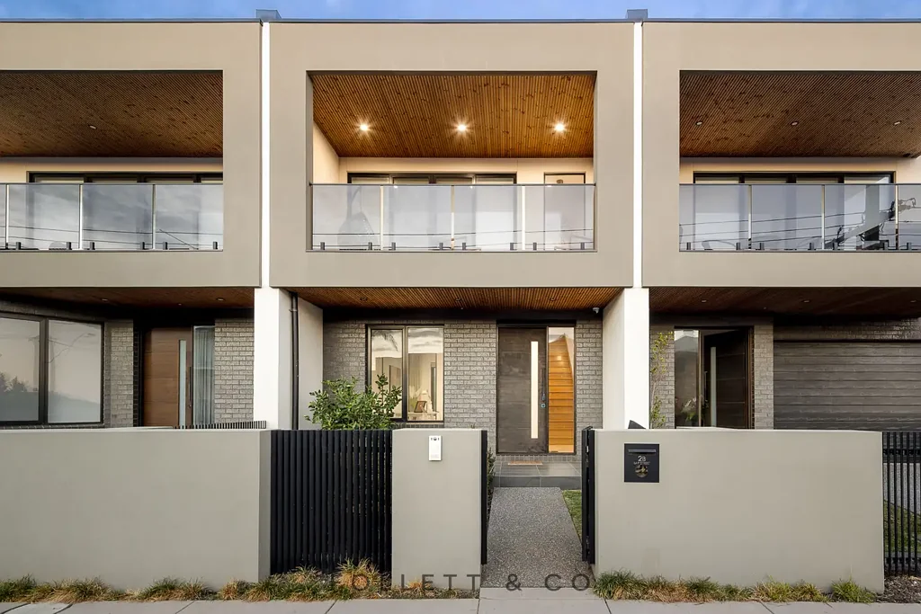 Mordialloc 4 Bedroom Beachside Brilliance with Family-Sized Excellence