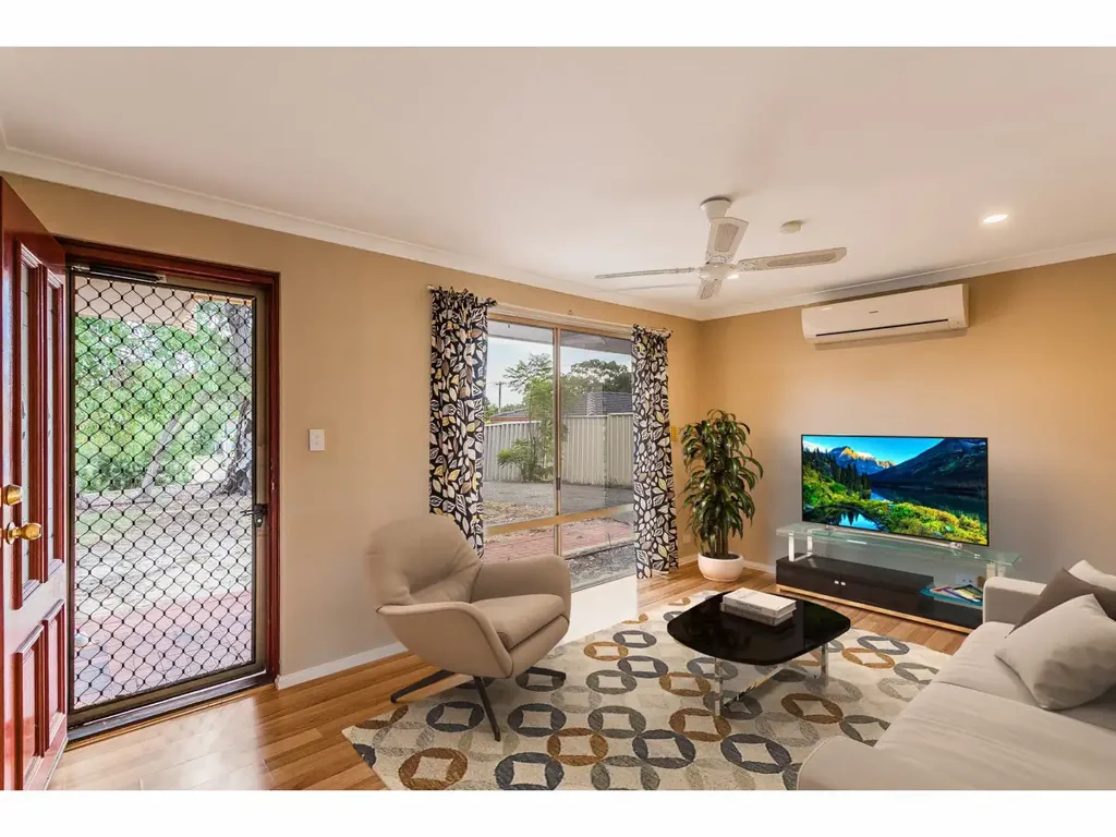 5 Hoyton Place, Parmelia, WA 6167
