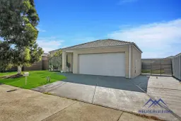 94 Linsell Bvd Service Road, Cranbourne East