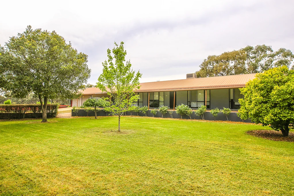 208 Wanderer St (Conargo Road), Deniliquin, NSW 2710