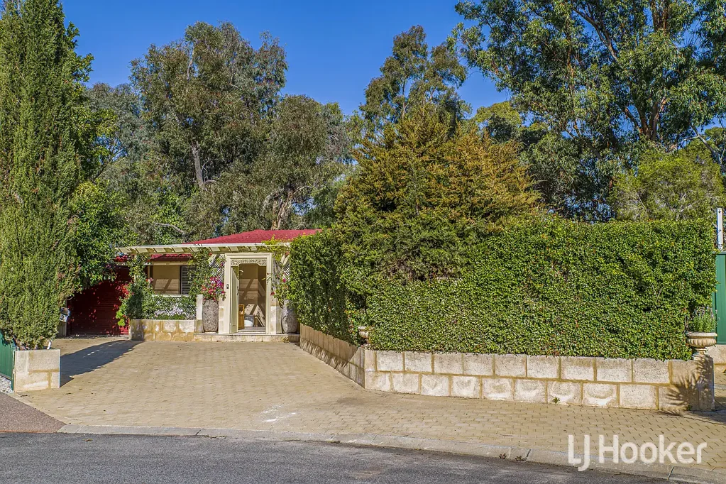 Gosnells 3ਬੈੱਡਰੂਮ Mediterranean-Inspired Elegance on a Generous 712sqm (Approx.) Block