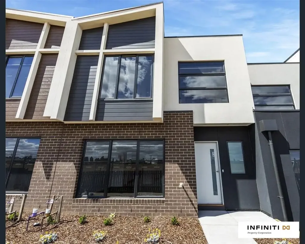 EXPERIENCE HEALTHY LIVING IN THIS 3 BEDROOM GEM! CLOSE TO EVERYTHING