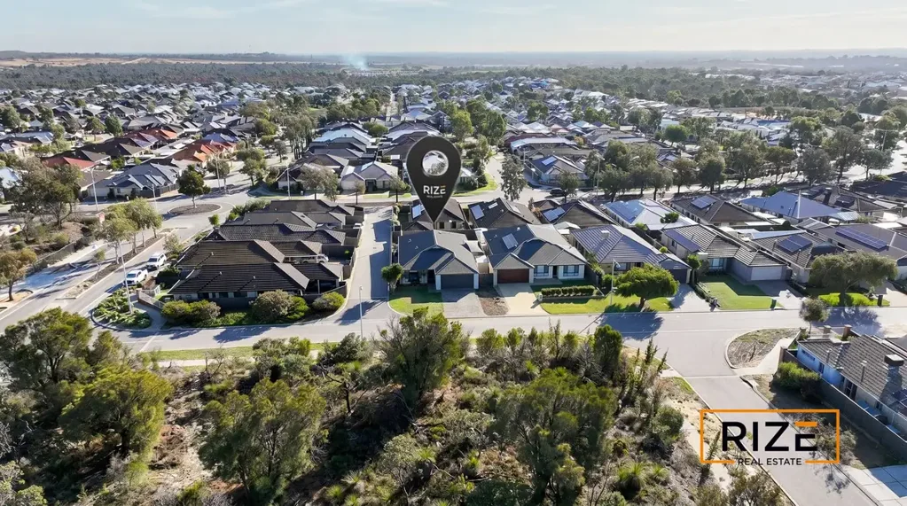 Banksia Grove 4 Slaapkamer Relaxed Living with Space, Light & Corner Block Appeal