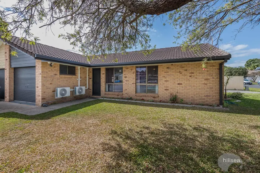 Labrador 2 Bedroom FRESHLY RENOVATED DUPLEX - SPACE, CONVENIENCE & EXCEPTIONAL OFF-STREET PARKING