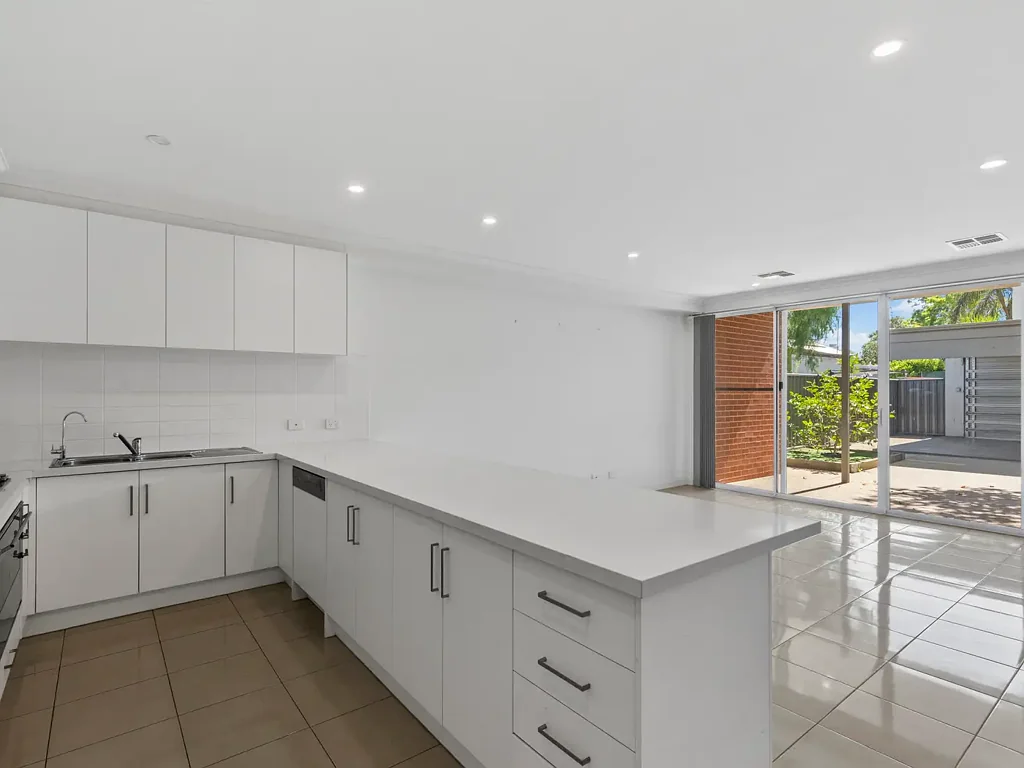 College Park 3 Slaapkamer Designer Luxury with Premium Commercial Potential on the City Fringe