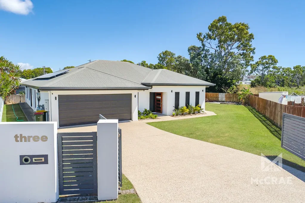 Bowen 4chambre QUIET LUXURY TICKING EVERY BOX WITH SHED & POOL