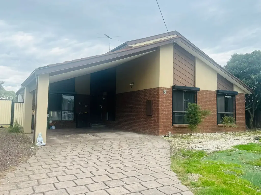 Spacious and well-designed family home positioned in a quiet pocket of Craigieburn