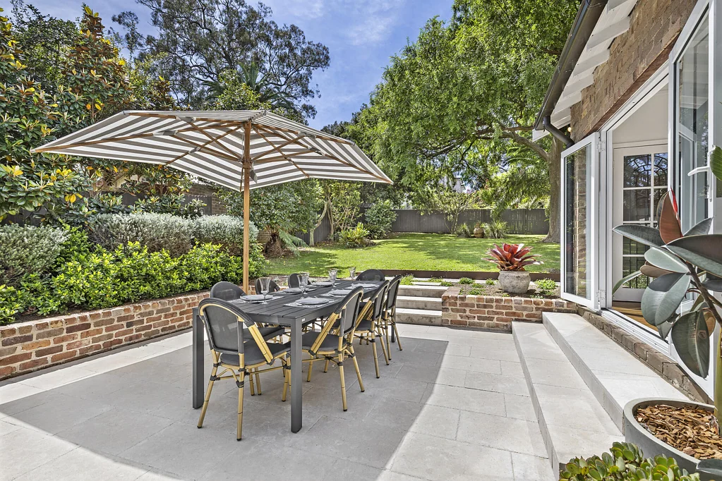 Lane Cove 4Kwarto Remarkable family entertainer on approx. 725sqm