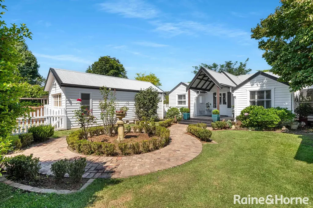 Terara 4 Bedroom Gorgeous Home By The River