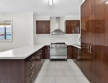 2/927 Heatherton Road, Springvale, VIC 3171, 3房, 2浴, Townhouse