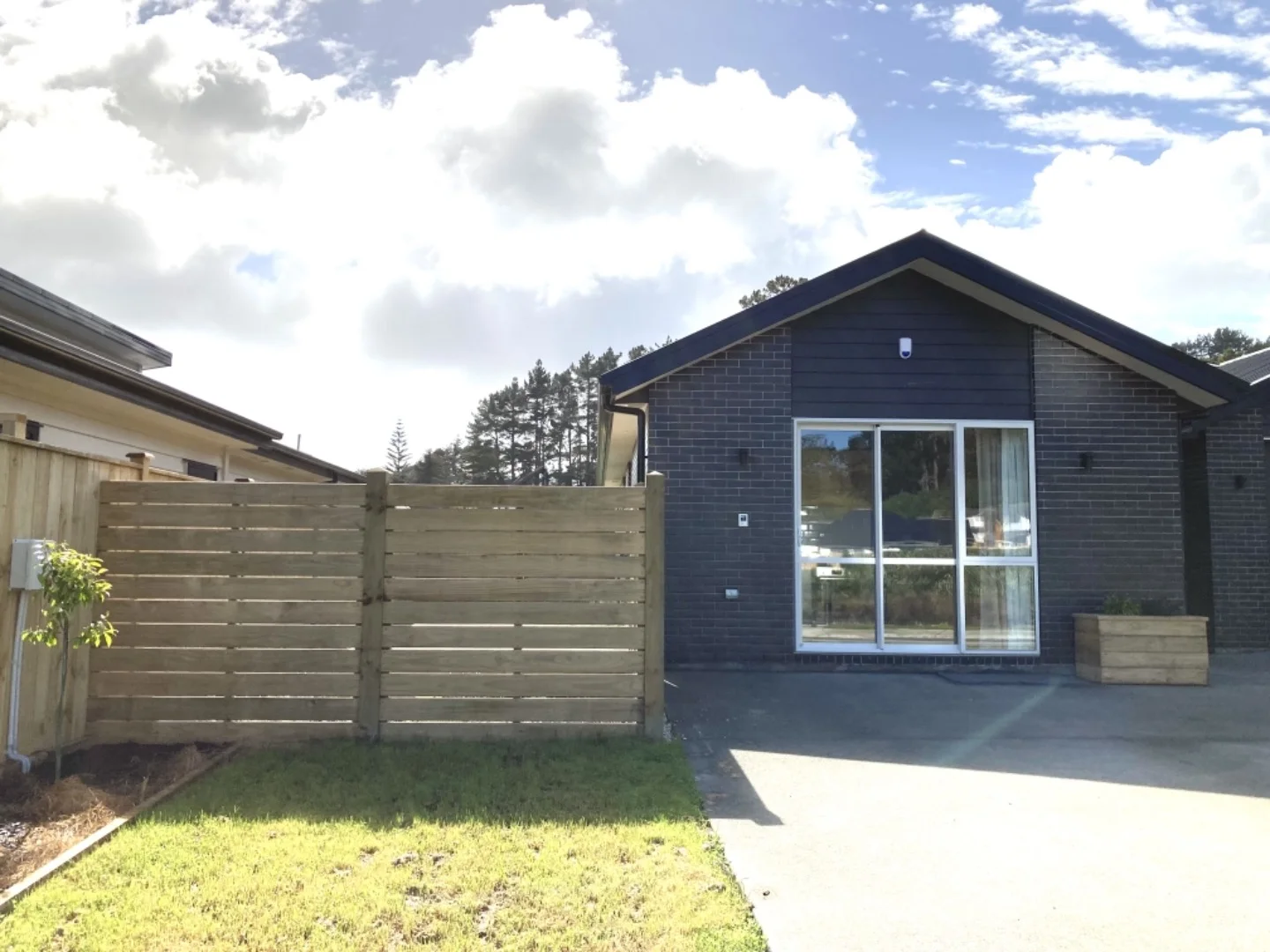 Modern Two Bedroom Attached Unit - Pet Friendly!