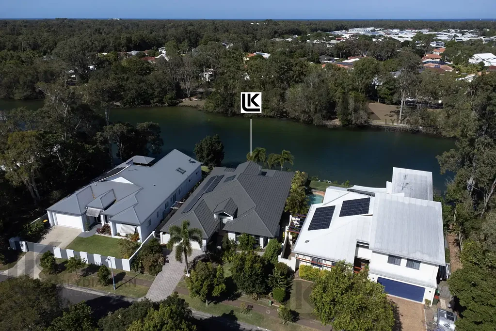 Twin Waters 4ਬੈੱਡਰੂਮ Timeless Design by the Canal