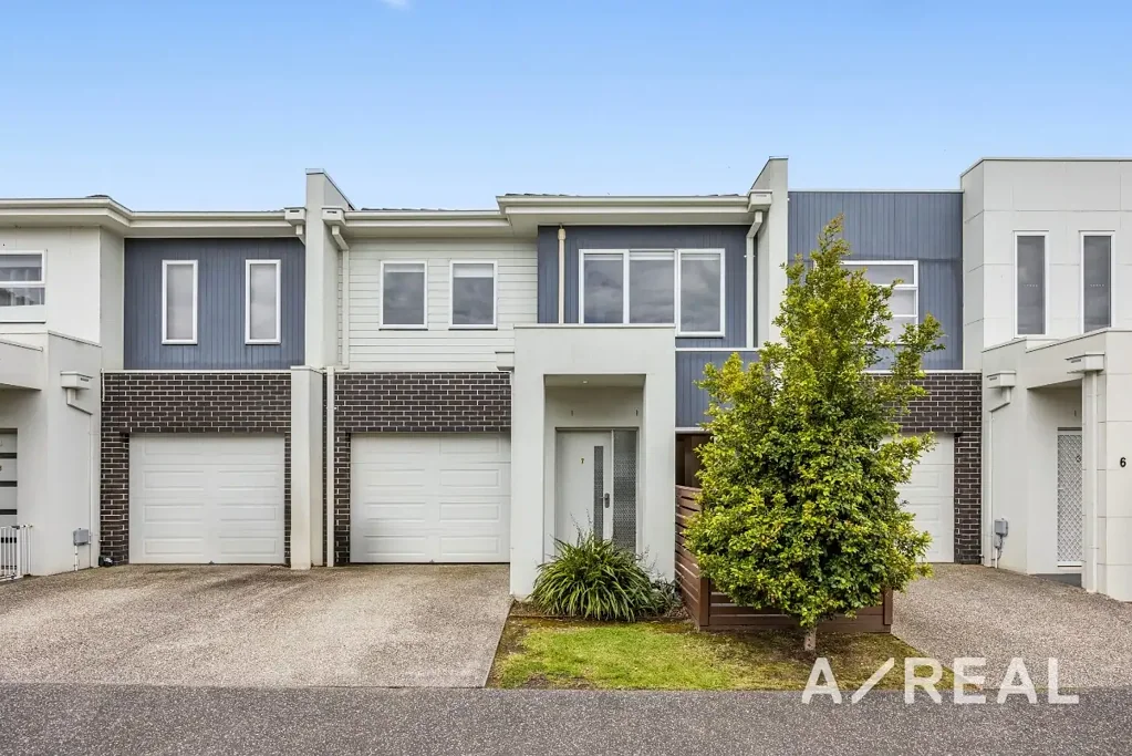 Keysborough 3 Slaapkamer Contemporary townhouse excellence in prime locale
