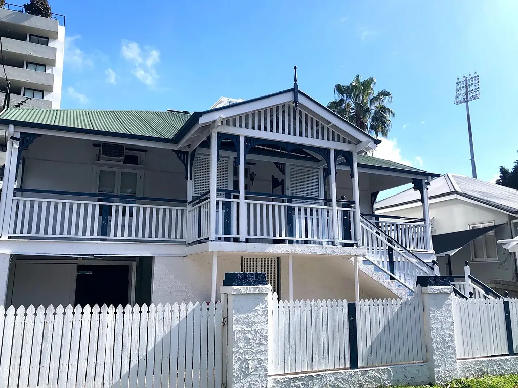 Furnished House in Hamilton !!