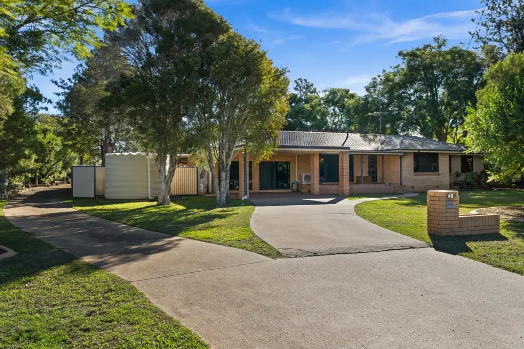 Pittsworth 4Kwarto Endless Opportunity on One of Pittsworth's Most Sought-After Streets
