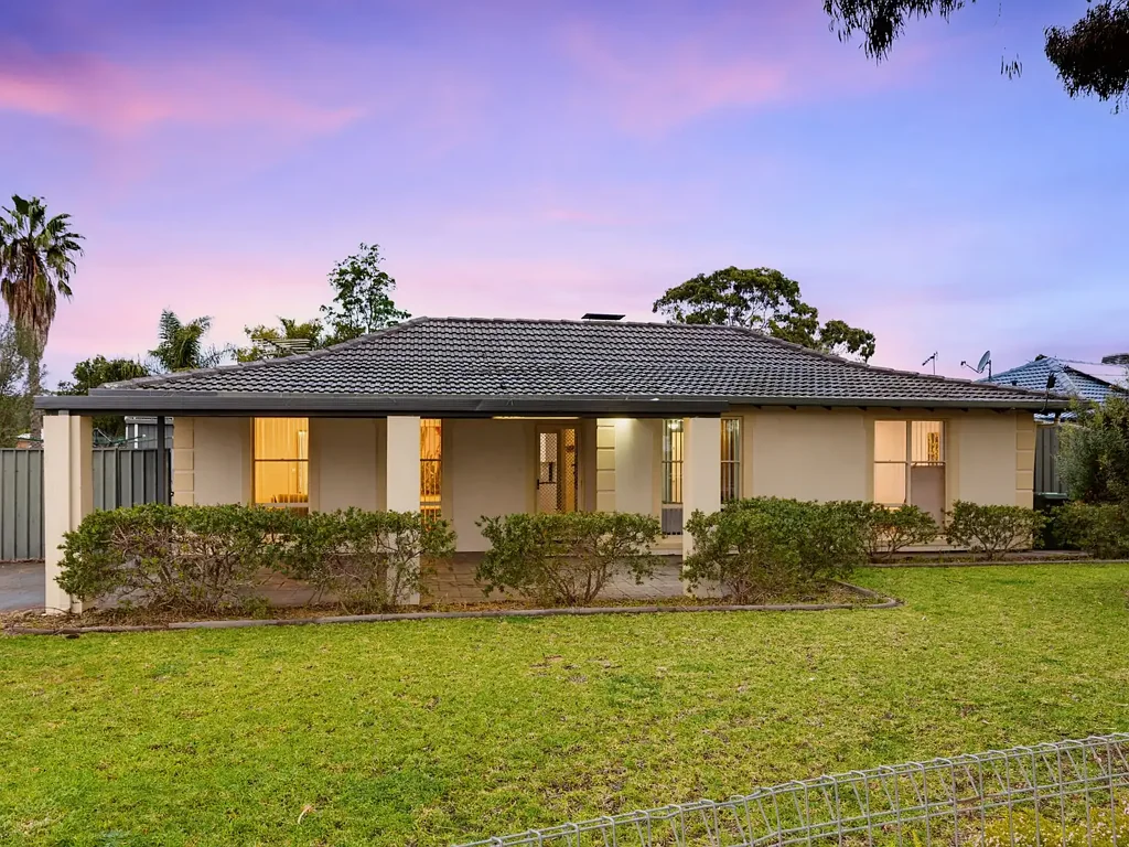 Morphett Vale 3 Bedroom Spacious Corner Block Living in Morphett Vale