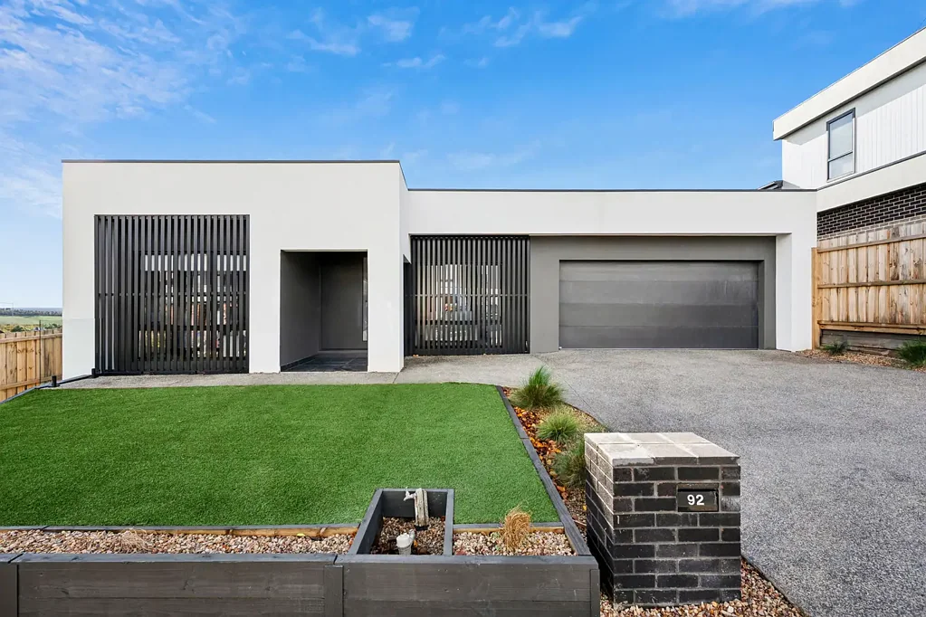 Highton 4房  Stunning & spacious single level home