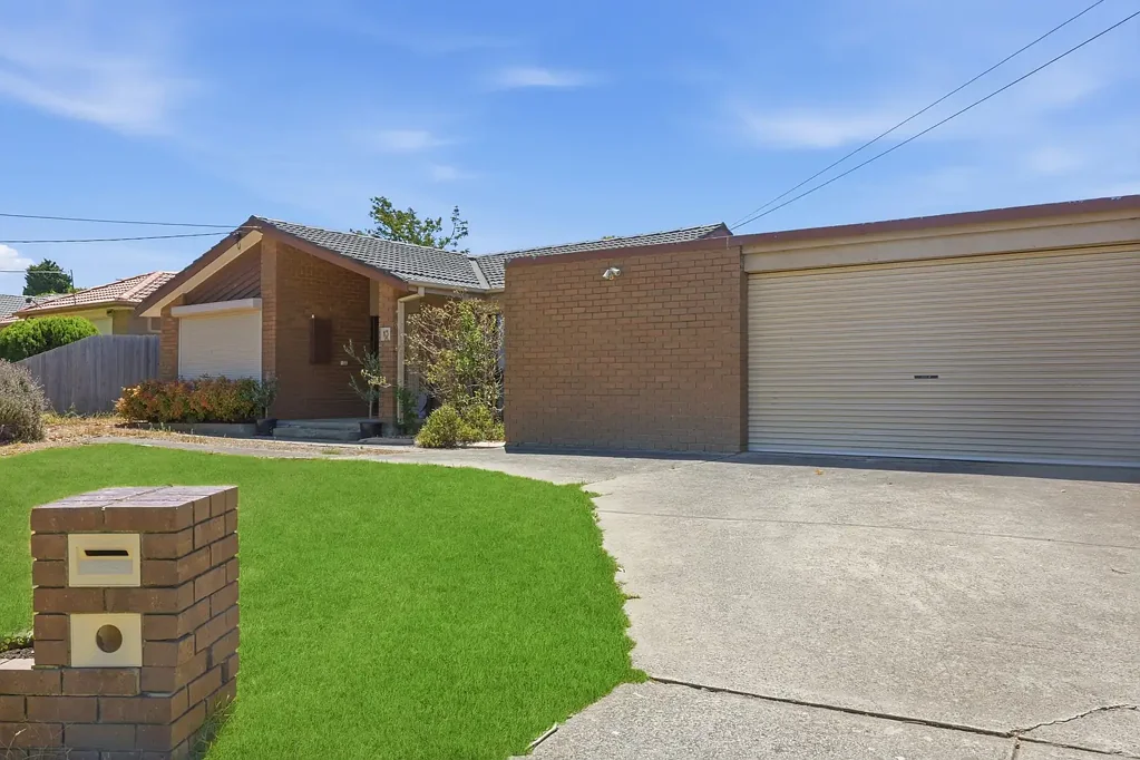 PARTLY FURNISHED HOME FOR RENT IN WERRIBEE